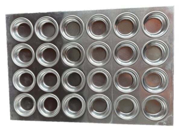 Molde para muffins de aluminio Browne 5811624 3.5 oz 24 porciones